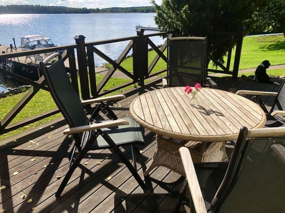 Sjoestuga/Gaesthus I Skaergarden. Åkersberga Kültér fotó